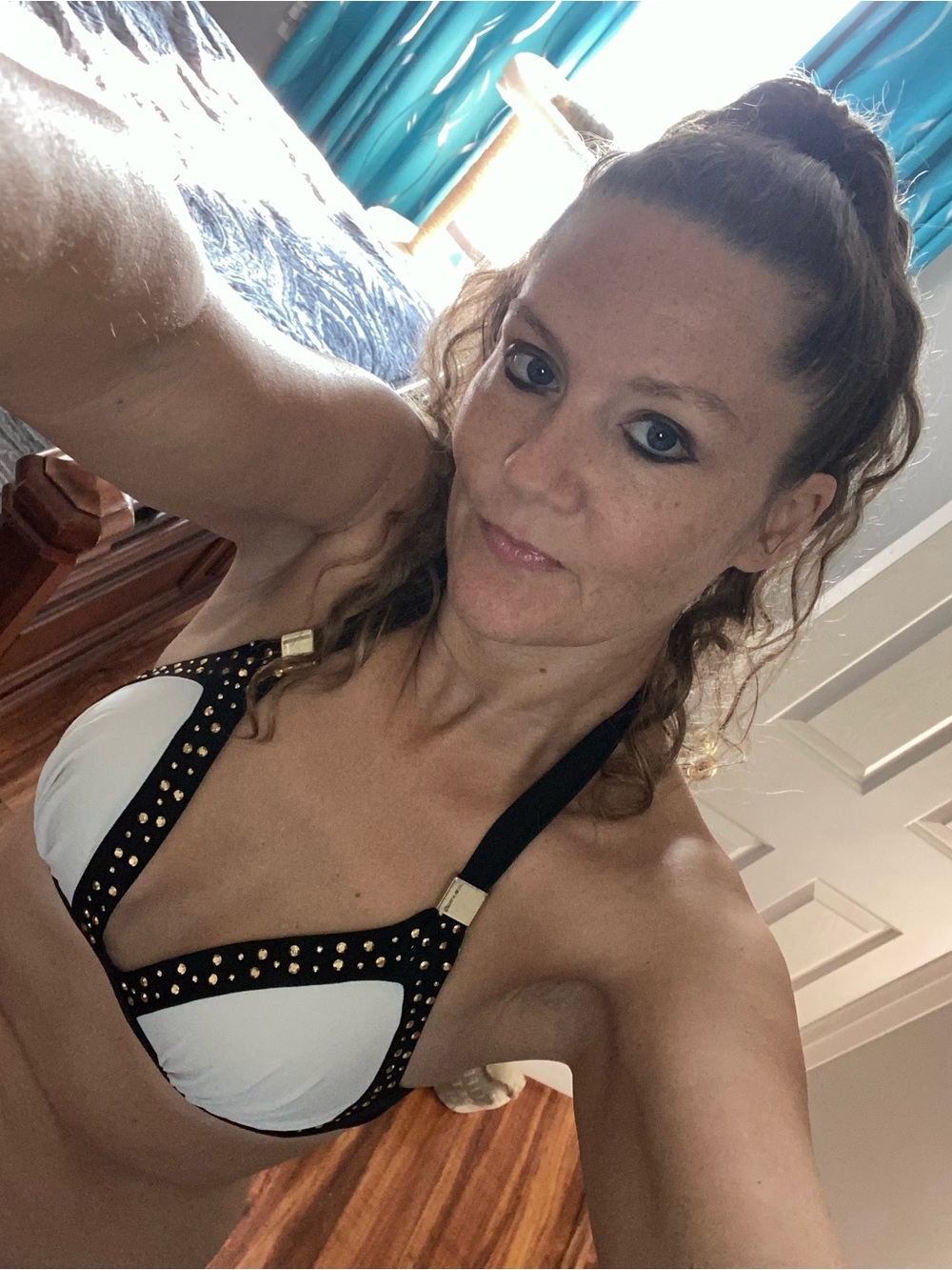 Victoria’s Secret bikini top